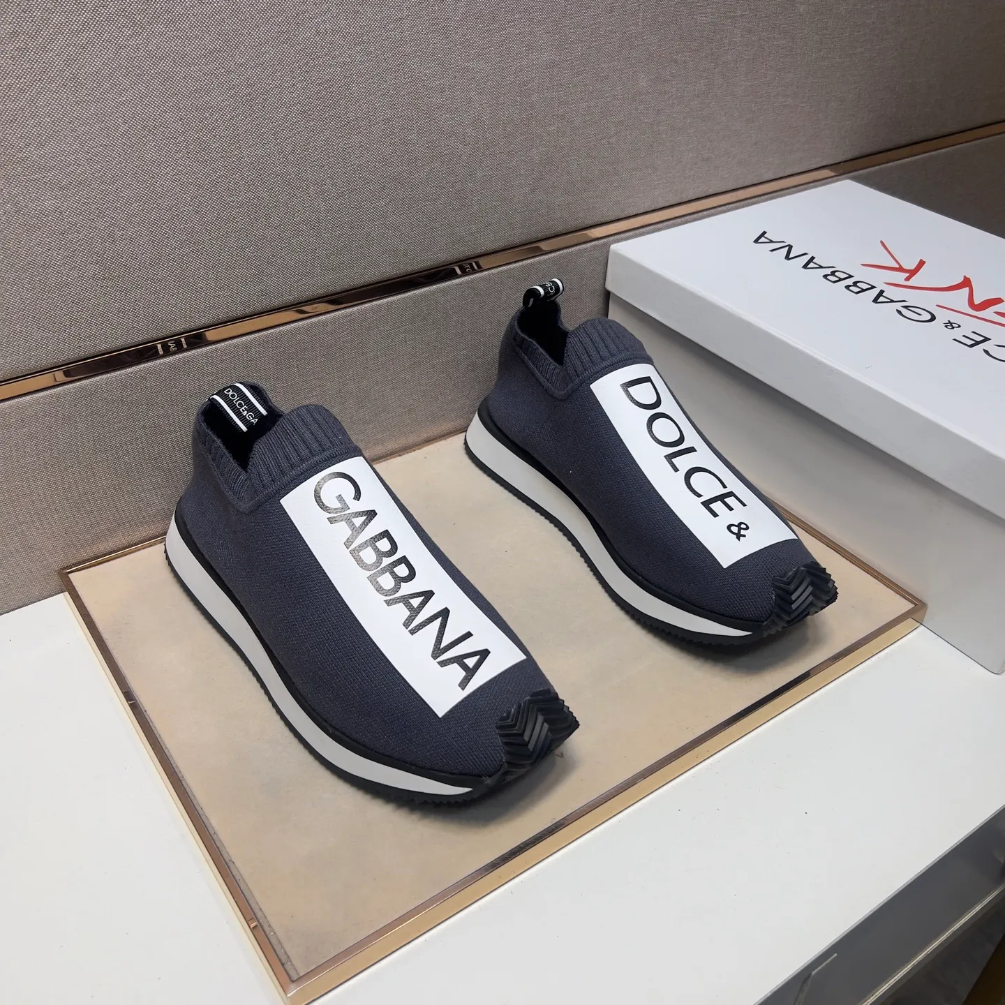⬛️Men's men's shoes💰p420【DG～】couple casual shoes 2025z cabinet sales simultaneously 🔶Size: 35-44#️⃣ 🔷7 colors🔜The upper is made of multi-material splicing➕Mesh lining, comfortable and breathable, sole: original comfortable, wear-resistant and non-slip outsole, ⚠️Real shot📱Photographed🎬The real thing is better📢📢📢